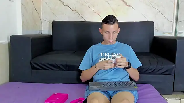 Isaak 26 online show from March 2026 11:54:02 AM