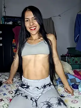 Alannys19 online show from April 2026 04:19:01 AM