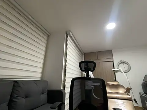 Snapshot of Encantadora_Eva chatting on February 2026 01:35:02 AM Encantadora Eva online show from February 2026 01:35:02 AM