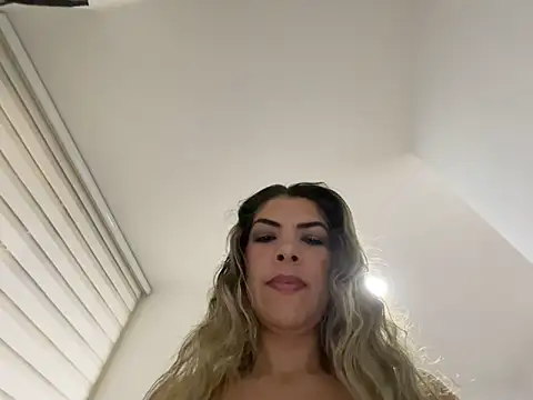 Snapshot of Encantadora_Eva chatting on February 2026 01:39:02 AM Encantadora Eva online show from February 2026 01:39:02 AM