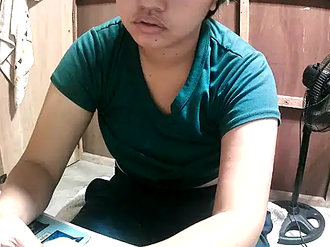 Snapshot of Cloudette_17 chatting on February 2026 03:36:01 AM Cloudette 17 online show from February 2026 03:36:01 AM