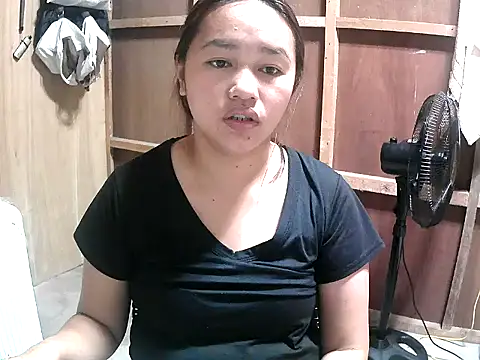 Snapshot of Cloudette_17 chatting on February 2026 03:37:02 AM Cloudette 17 online show from February 2026 03:37:02 AM