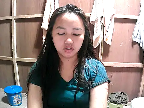 Snapshot of Cloudette_17 chatting on February 2026 09:19:02 AM Cloudette 17 online show from February 2026 09:19:02 AM