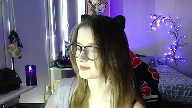 Snapshot of LunaXcherry chatting on April 2026 04:44:01 PM LunaXcherry online show from April 2026 04:44:01 PM