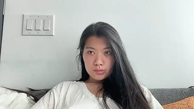 Joycelovely online show from May 2026 06:05:01 PM