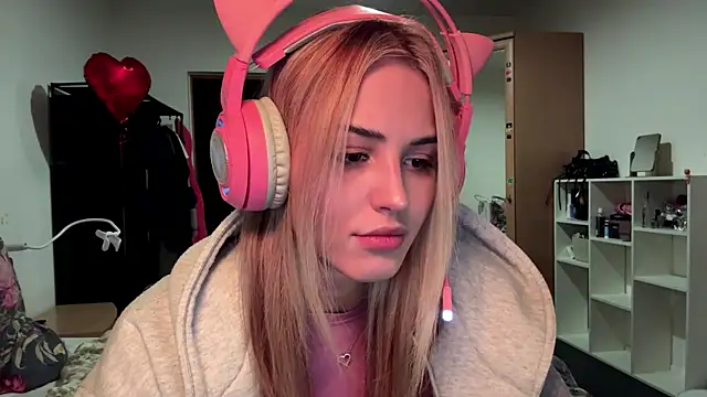 Evva mayy online show from February 2026 07:21:02 PM