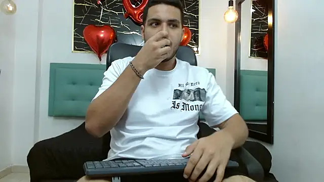 Snapshot of Trevor_Ash chatting on February 2026 03:35:02 AM Trevor Ash online show from February 2026 03:35:02 AM