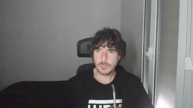 Snapshot of joaquin420_hot chatting on February 2026 03:29:02 PM joaquin420 hot online show from February 2026 03:29:02 PM