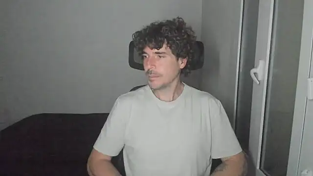 Snapshot of joaquin420_hot chatting on February 2026 11:05:02 PM joaquin420 hot online show from February 2026 11:05:02 PM