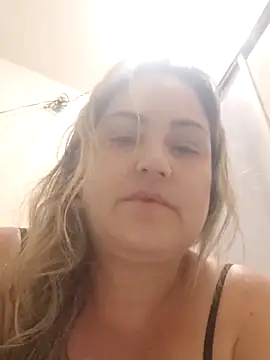 Julia2027 online show from March 2026 08:10:02 AM