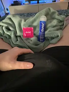 Thomascrtz online show from February 2026 09:44:02 PM