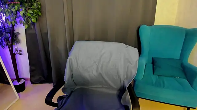 Snapshot of little__isabel chatting on July 2026 08:05:01 AM little isabel online show from July 2026 08:05:01 AM