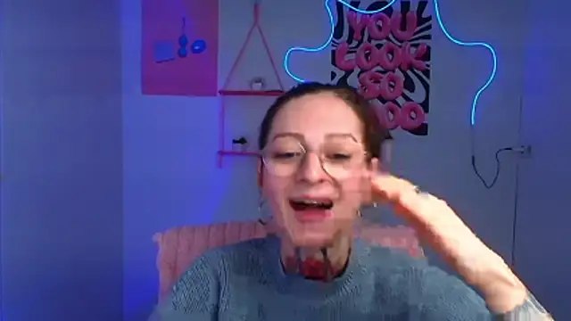 Snapshot of Esmi_Winter chatting on February 2026 07:51:01 AM Esmi Winter online show from February 2026 07:51:01 AM