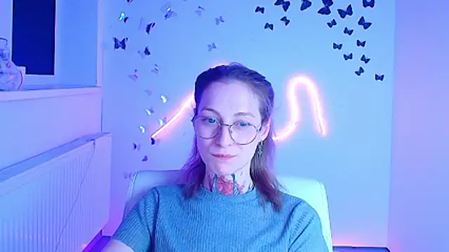 Esmi Winter online show from March 2026 12:31:02 PM