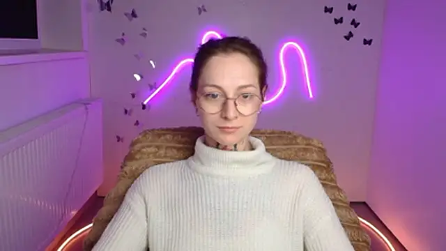 Snapshot of Esmi_Winter chatting on April 2026 11:41:02 AM Esmi Winter online show from April 2026 11:41:02 AM