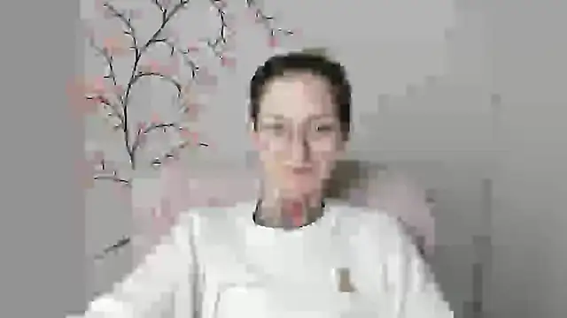 Snapshot of Esmi_Winter chatting on May 2026 05:41:01 PM Esmi Winter online show from May 2026 05:41:01 PM