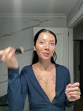 Karmenlovex online show from March 2026 05:51:01 PM