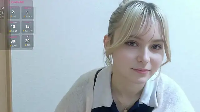Snapshot of e_ri_ka93 chatting on May 2026 01:06:02 PM e ri ka93 online show from May 2026 01:06:02 PM