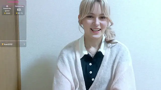 Snapshot of e_ri_ka93 chatting on June 2026 01:13:01 PM e ri ka93 online show from June 2026 01:13:01 PM