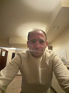 Roland987888 online show from March 2026 06:11:02 PM