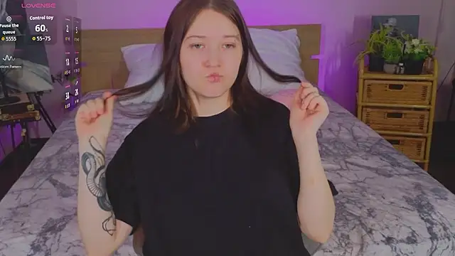 Snapshot of MmollyMay chatting on February 2026 10:00:01 AM MmollyMay online show from February 2026 10:00:01 AM