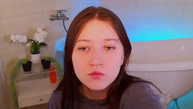 Snapshot of MmollyMay chatting on March 2026 10:10:02 AM MmollyMay online show from March 2026 10:10:02 AM