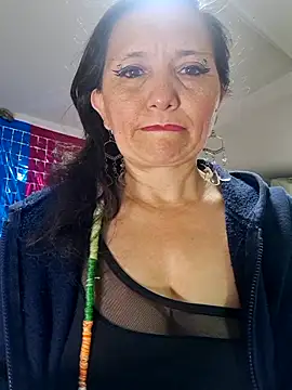 Alexamontiel  online show from April 2026 04:30:01 PM