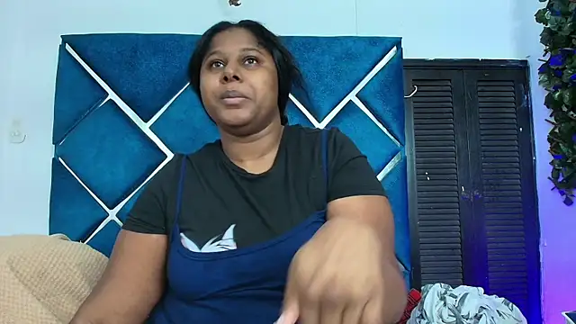 Snapshot of AlexaRousse4u chatting on June 2026 11:13:02 PM AlexaRousse4u online show from June 2026 11:13:02 PM