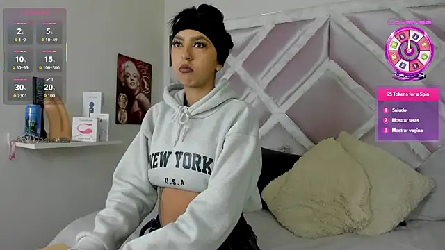 Snapshot of luxx_11 chatting on February 2026 12:45:02 PM luxx 11 online show from February 2026 12:45:02 PM