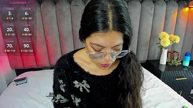 Lanadelrey 1 online show from March 2026 12:09:01 PM