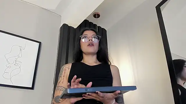 Lanadelrey 1 online show from April 2026 11:04:02 AM