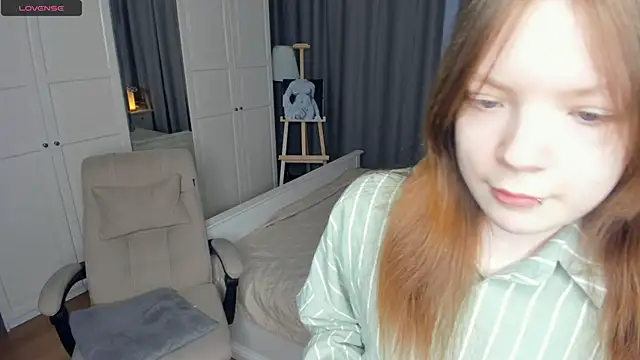 LavenderMitten online show from April 2026 05:34:02 AM