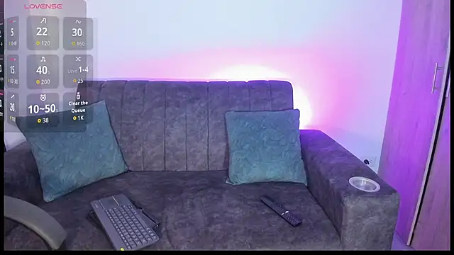 velmoon online show from February 2026 07:35:01 PM