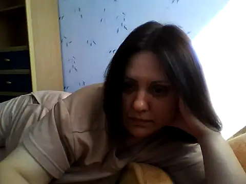 LockyCharm111 online show from April 2026 01:03:01 PM