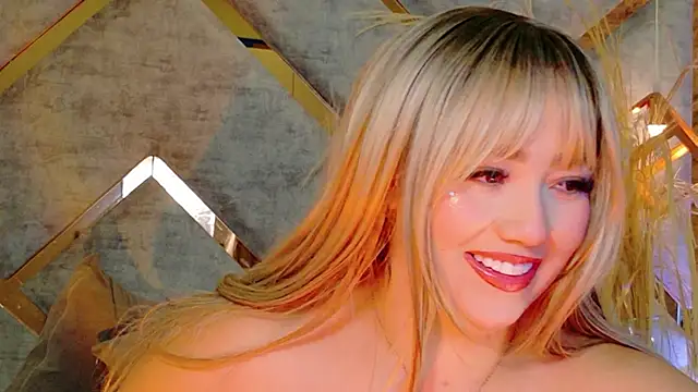 Hannah-Prada online show from April 2026 11:58:01 AM