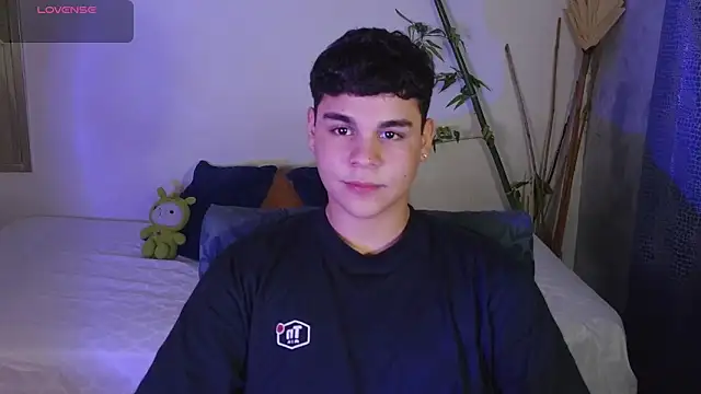 eithan jonnes online show from February 2026 08:31:02 PM