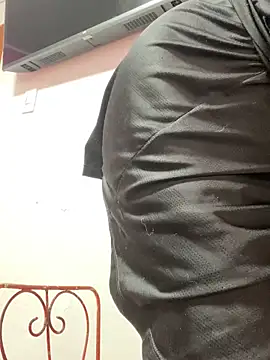 Snapshot of alana__070 chatting on February 2026 12:33:02 PM alana 070 online show from February 2026 12:33:02 PM