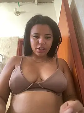 Snapshot of Lucy_strong1 chatting on February 2026 01:05:01 PM Lucy strong1 online show from February 2026 01:05:01 PM