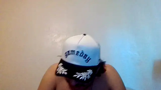 Snapshot of Tallhungandcloudy chatting on February 2026 11:50:02 PM Tallhungandcloudy online show from February 2026 11:50:02 PM