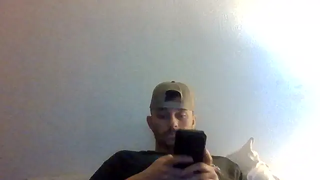 Snapshot of Tallhungandcloudy chatting on March 2026 11:43:01 PM Tallhungandcloudy online show from March 2026 11:43:01 PM