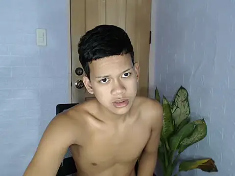 Snapshot of UrAsian_Turjak chatting on February 2026 07:15:01 AM UrAsian Turjak online show from February 2026 07:15:01 AM