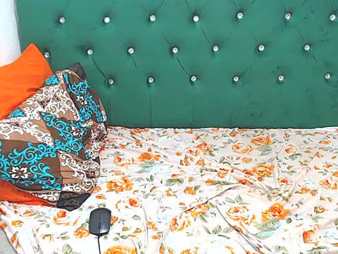 Snapshot of NtandoXx chatting on February 2026 03:46:01 AM NtandoXx online show from February 2026 03:46:01 AM