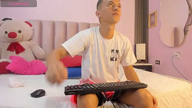 Snapshot of Dylan_and_Kim chatting on February 2026 12:27:01 PM Dylan and Kim online show from February 2026 12:27:01 PM