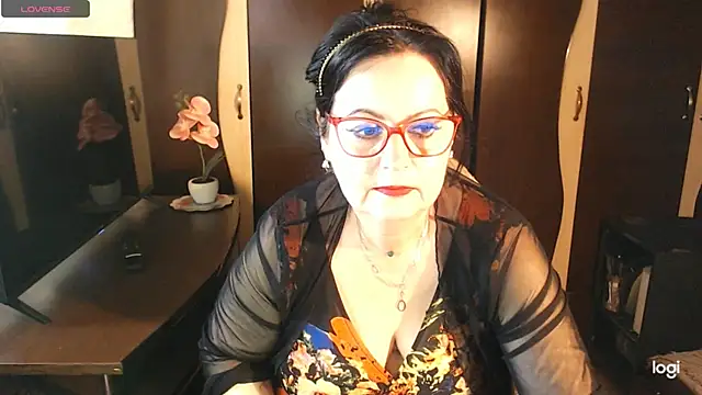 Snapshot of exiMIlf chatting on April 2026 11:36:01 AM exiMIlf online show from April 2026 11:36:01 AM