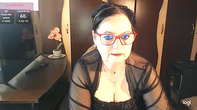 Snapshot of exiMIlf chatting on May 2026 11:05:02 AM exiMIlf online show from May 2026 11:05:02 AM