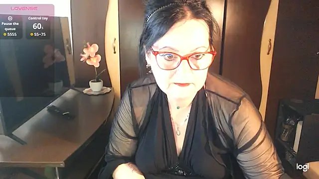 Snapshot of exiMIlf chatting on May 2026 12:12:01 PM exiMIlf online show from May 2026 12:12:01 PM