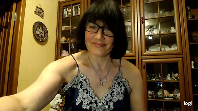 Vlastelina online show from April 2026 07:58:01 PM