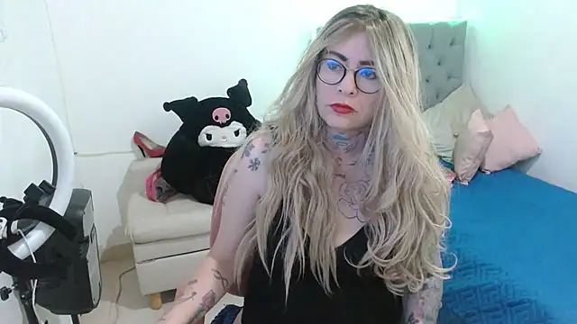 mia vantt online show from April 2026 12:47:02 PM