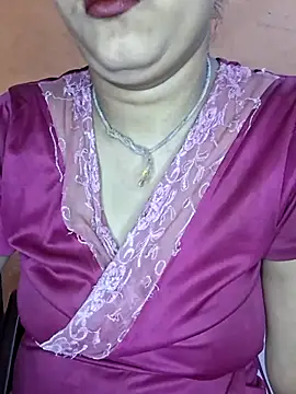 Snapshot of Nency_Love143 chatting on June 2026 06:07:01 PM Nency Love143 online show from June 2026 06:07:01 PM