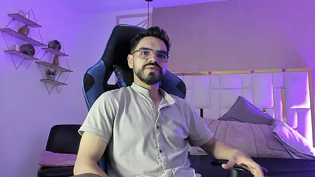 Snapshot of HotPulse_vc chatting on February 2026 12:45:02 PM HotPulse vc online show from February 2026 12:45:02 PM